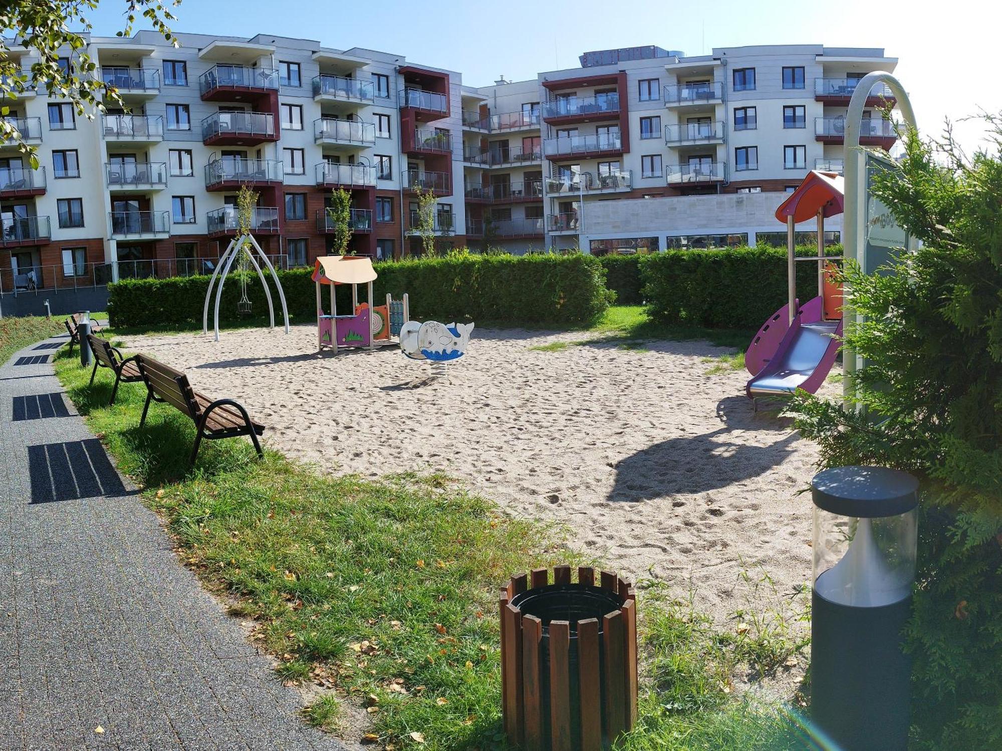 Apartament Mari Polanki Park コウォブジェク エクステリア 写真
